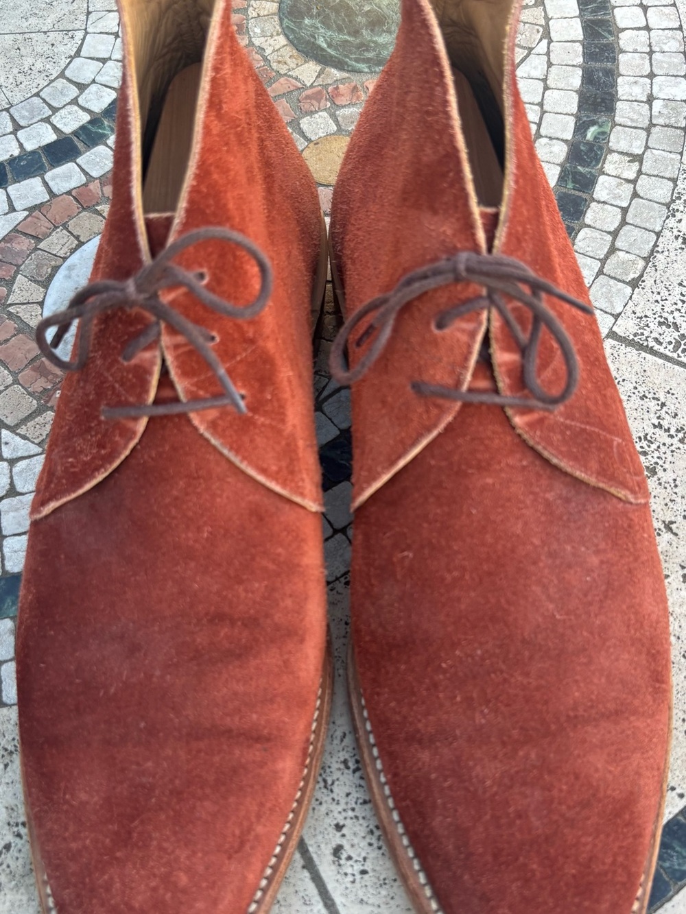 Lucchese Men’s Rust Suede Chukka Boots